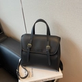 Mochila retro de cuero negro con hebillas doradas y correas dobles para mujer - Negro
