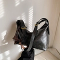 Vintage dark grey hobo bag in distressed leather with decorative puppy charm - Black with Pendant