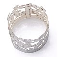 Bracciale rigido dorato traforato a quadrifoglio con glitter e design a foglia botanica - Argento Glitter