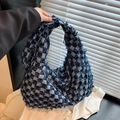Blauw-witte geblokte denim draagtas met gerafelde randen en ruim casual mode ontwerp - Donkerblauw