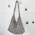 Borsa tote vintage leopardata con ampi spallacci annodati e grande capacità interna - Bianco Sporco