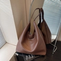 Grande borsa Hobo minimalista in pelle marrone per il pendolarismo femminile - Marrone