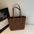 Bolso tote marrón grande y minimalista de cuero mate con correas ajustables - café
