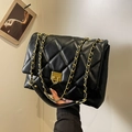 Borsa a tracolla trapuntata nera con catena dorata e chiusura a scatto in metallo - Nero