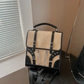 Sac à dos rétro beige et noir avec boucles et détails de rivets argentés - Kaki
