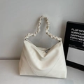 Sac fourre-tout crème minimaliste en cuir grainé avec bandoulière plissée style nuage - Blanc (Sans Pendentif)