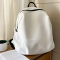 Minimalistischer weißer Mesh-Rucksack mit schwarzen Trägern und atmungsaktivem Gewebe - Weiß