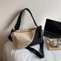 Bolso bandolera minimalista de nailon en color beige y negro con correa ancha - Sin colgante / Caqui