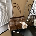Grand sac cabas rétro marron avec poches à boucle et porte-clés ours mignon - Marron avec pendentif