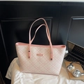Borsa tote a scacchi rosa e bianca con cinturini rosa e logo metallico - Rosa Senza Pendente