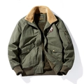 Herren Fliegerjacke in Olivgrün mit warmem Lammfellkragen und militärischen Patch-Details - M / Armeegrün