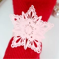 Servilletero de papel rosa cortado con láser con diseño de copo de nieve con purpurina - Rosa