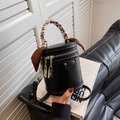 Borsa a secchiello vintage nera con manico in foulard leopardato e finiture dorate - Nero