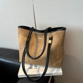 Retro brown large capacity tote bag with black slim handles and gold hardware details - Brown No Pendant