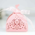 Scatola di caramelle rosa tagliata al laser con silhouette di ragazza e nastro d'organza - Rosa