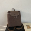 Zaino vintage in pelle smerigliata marrone scuro con texture scamosciata e patta - Marrone senza ciondoli