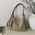 Khaki Retro-Schultertasche mit mattem Finish und dunkelbraunen Lederriemen und Fransen - Khaki