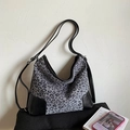 Vintage leopard print tote bag with black leather reinforced corners and slim double straps - Black