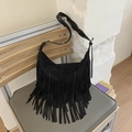 Bolso hobo bohemio de ante negro con flecos y correa ajustable para el hombro - Negro