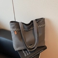 Bolso tote minimalista de lona gris oscuro con bordado de ondas blancas y doble asa - Marrón Oscuro
