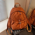 Sac à dos en nylon marron caramel avec poche avant à cordon et compartiments latéraux - Marron