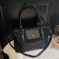 Bolso tote retro grande en negro mate con detalles de patchwork en ante y cuero - Negro