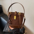Secchiello vintage marrone in pelle scamosciata con motivo a rombi e chiusura d'oro - Caffè con Ciondolo