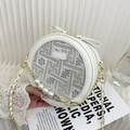 Borsa rotonda bianca con jacquard floreale, fiocco e grande catena di perle - Bianco