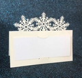 Tarjetas de mesa blancas con copos de nieve cortados con láser para bodas de Navidad - Marfil