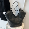 Schwarze gewebte Leder-Shopper-Tasche mit großem Fassungsvermögen und Trageriemen - Schwarz