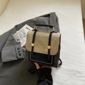 Sac à dos chic bicolore vert olive et noir avec détails de rivets dorés - Noir