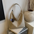 Large vintage hobo shoulder bag in beige suede with leopard print accessory detail - With Pendant / Khaki