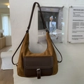 Sac hobo en daim marron avec surpiqûres contrastées et finitions en cuir rétro - Marron Jaune