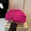 Borsa a conchiglia fucsia con catena argento e silhouette a nuvola intrecciata - Rosa
