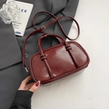 Vintage burgundy bowling handbag in glossy leather with double rounded handles and strap - Red (No Pendant)