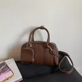 Vintage brown PU leather handbag with matching coin purse and detachable shoulder strap - No Pendant / Brown