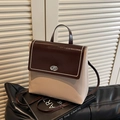 Vintage-Rucksack in Braun und Beige mit Perlenverzierung und silbernem Drehverschluss - Cremeweiß mit Kaffee