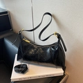 Sac hobo noir brillant style rétro avec bandoulière longue supplémentaire incluse - Noir
