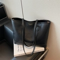 Bolso tote clásico grande de cuero negro con letras doradas elegantes en libro - Negro