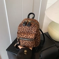 Mini sac à dos léopard avec motif animalier marron et détails en métal doré - Marron