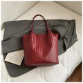 Dark red woven leather tote bag with Intrecciato pattern and stylish top handles - Red (No Pendant)