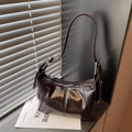 Bolso de hombro en charol marrón oscuro brillante con cremallera de estrella - Marrón