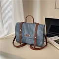 Sac à dos en denim bleu grande capacité avec poignées en cuir marron et logo métal - Sans pendentif / Bleu