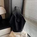 Borsa tote nera opaca minimalista con cinturini in pelle per ufficio da donna - Nero