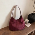 Sac hobo rétro bordeaux avec finition en daim et coutures verticales pour femmes - Bordeaux