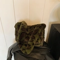 Bolso de hombro de pelo sintético verde oscuro con estampado de leopardo y tacto suave - Leopardo Verde