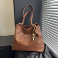 Brown vintage large capacity tote bag with wooden bead tassel and gold metal hardware - With Charm / Brown