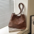 Dark brown retro leather tote bag with shoulder strap and minimalist brand label - No Pendant / Brown