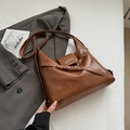 Sac fourre-tout vintage en cuir marron avec logo doré et bandoulière réglable - Sans Pendentif / Marron