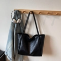 Bolso tote minimalista de cuero PU negro con auriculares para un look de oficina diario - Sin colgante / Negro